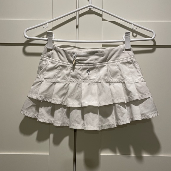 Ivivva by Lululemon Ruffle Back white Skort - Size 8 - Picture 8 of 8